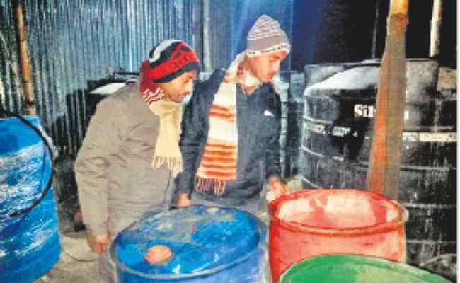 धूपगुड़ी : केरोसीन तेल से डीजल बनाने के कारोबार का भंडाफोड़, चार आरोपी पुलिस हिरासत में