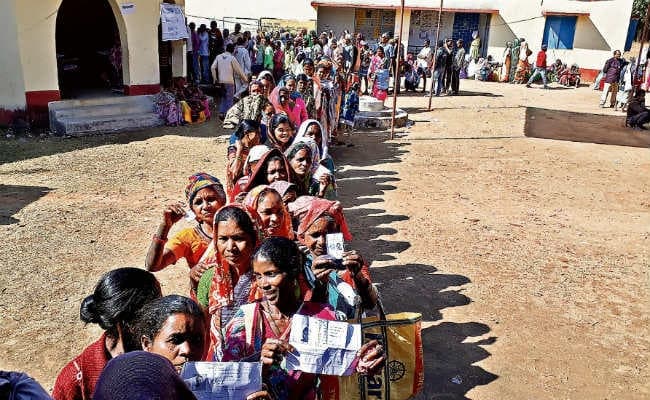 सिमडेगा : कोलेबिरा विस उपचुनाव में 64% मतदान, मतगणना 23 दिसंबर को