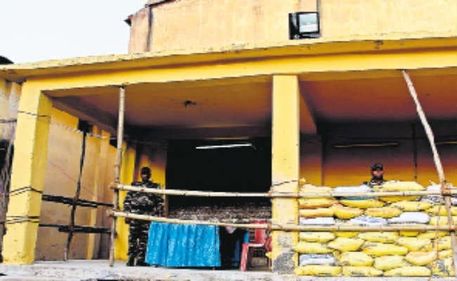 पंचायत उपचुनाव : 15 सीसीटीवी कैमरों की निगरानी में मतपेटियां, कल होगी मतगणना