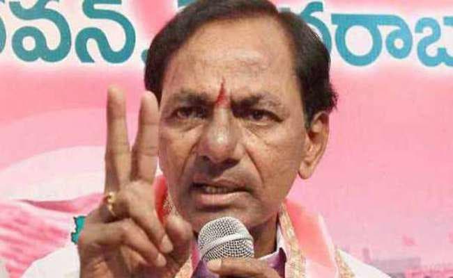 तेलंगाना में कांग्रेस को झटका, टीआरएस में शामिल हुए चार एमएलसी