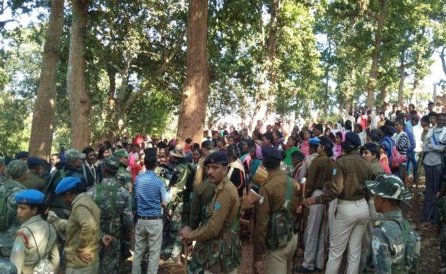 पूजा स्थल को लेकर विवाद, दो समुदाय आमने-सामने, पुलिस निगरानी में दोनों समुदायों ने की पूजा