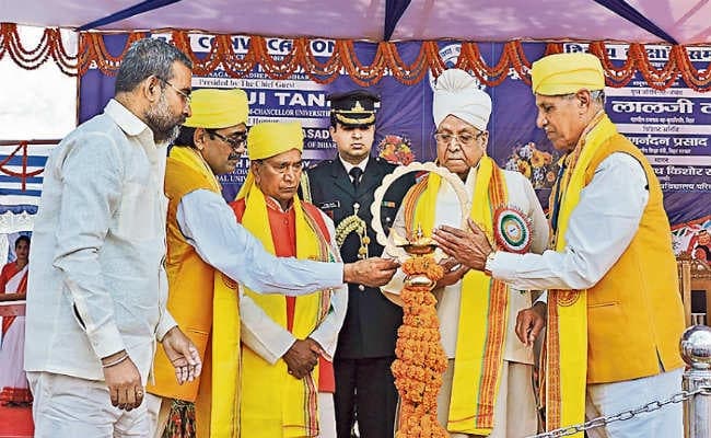 मधेपुरा : देश के सभी व्यक्तियों का विकास हो : राज्यपाल