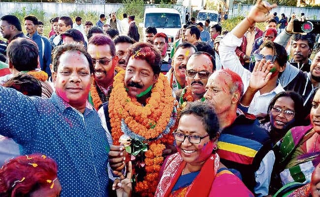 विधानसभा उपचुनाव: कांग्रेस को मिली जीत के बाद प्रत्याशी नमन विक्सल ने कहा, जल-जंगल-जमीन के आंदोलन को बढ़ायेंगे आगे