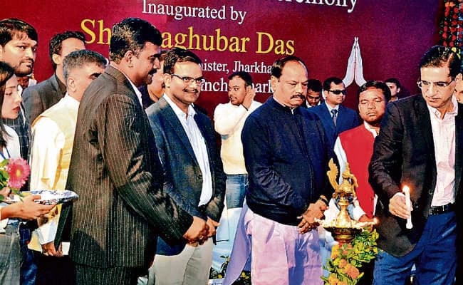 नामकुम: देश तब तक आगे नहीं बढ़ेगा, जब तक महिलाएं सशक्त न हों : रघुवर दास