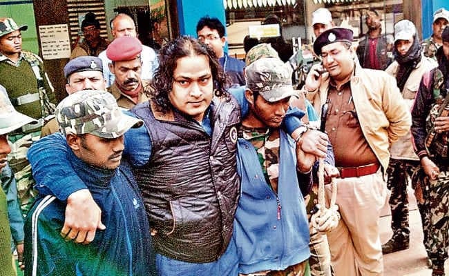 दुमका : ...जब दुमका जेल में बंद गैंगस्टर अखिलेश के पेट-घुटने में उठा दर्द, भारी सुरक्षा में कराया गया अल्ट्रासाउंड