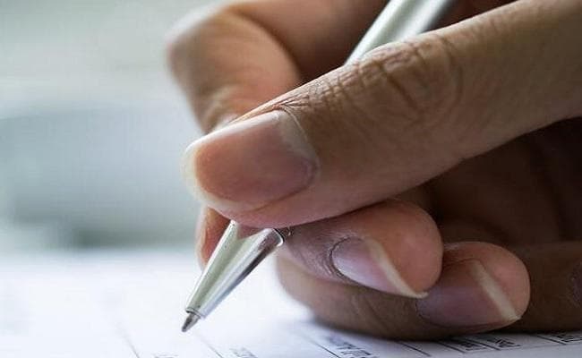 बिहार : डीएलइडी की प्रायोगिक परीक्षा में एचएम द्वारा रिश्वत लेने का वीडियो वायरल