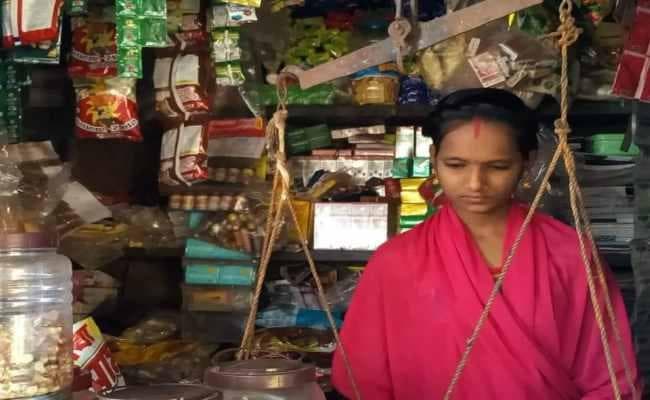 झारखंड के गोड्‌डा जिले में ‘पहले पढ़ाई, फिर विदाई’ का स्लोगन फेल, पुलिस के सामने ही होता है ‘बाल विवाह’