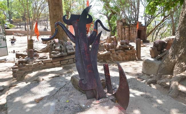 गुमला : प्राचीन धरोहर टांगीनाथ धाम की कलाकृतियां व नक्कासी बयां करती हैं देवकाल की कहानी