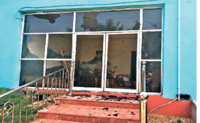 कागज कारखाने में तोड़फोड़, आगजनी का प्रयास