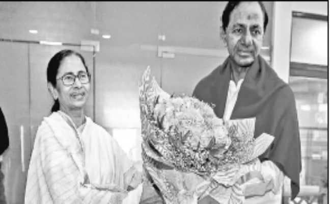 कोलकाता  :  आरएस प्रमुख केसी राव ने मुख्यमंत्री ममता बनर्जी से की मुलाकात, गैर-भाजपा और गैर-कांग्रेस गठबंधन के लिए बातचीत जारी