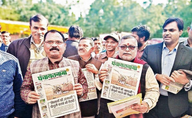 मनोहरपुर : अनुबंध पर चिकित्सकों की होगी नियुक्ति, कोल्ड स्टोरेज भी बनेगा, जनता दरबार में की गयी पंचायतनामा की तारीफ
