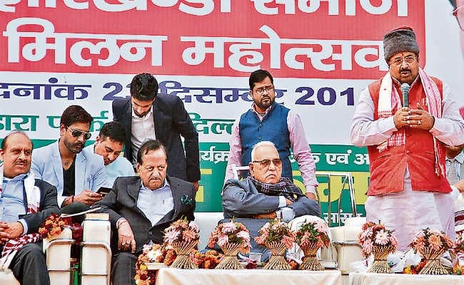 दिल्ली में रह रहे प्रवासियों को किया गया सम्मानित