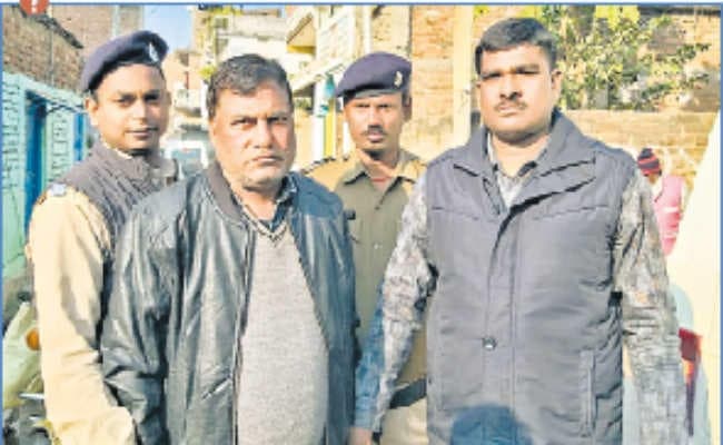 भागलपुर :  45 हजार रुपये घूस लेते पंचायत सचिव गिरफ्तार