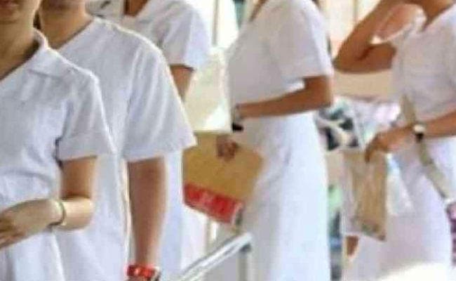 पटना : नर्सिंग कॉलेज की छात्राओं का आरोप, जानबूझकर किया जाता है टारगेट, मेल टीचर करते हैं गंदे कमेंट