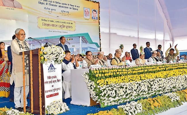 बिहार में रेल इंजन की तरह हवाई जहाज भी बनेंगे : सुरेश प्रभु