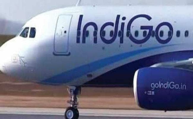 इंडिगो इंजन से उड़ान के दौरान धुआं निकलने के मामले में AAIB ने एनटीएसबी से मांगी मदद