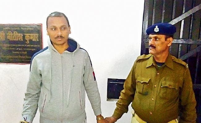 मुजफ्फरपुर पूर्व मेयर हत्याकांड : शूटर को एके 47 देनेवाला पिंटू गिरफ्तार