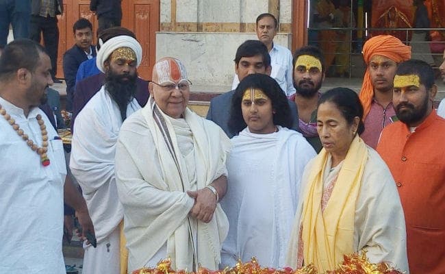 गंगासागर यात्रा पर ममता, कपिलमुनि मंदिर में की पूजा - मेले की तैयारी का लिया जायजा