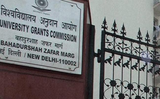 हिजाब पहनी छात्रा को नेट परीक्षा देने से रोकने पर यूजीसी को नोटिस