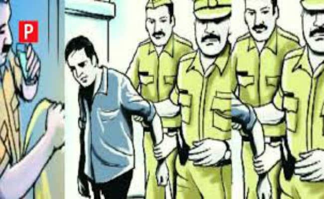 आसनसोल :  श्रम के नाम पर कर रहे थे चंदाखोरी, पुलिस ने किया गिरफ्तार
