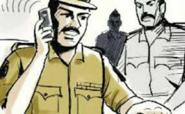 वृद्ध को थाने का बड़ा बाबू बन रोका, 11 हजार ठग लिया