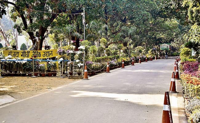 बर्ड फ्लू : पूरे बिहार से पक्षियों के सैंपल जुटाने के निर्देश, पक्षियों से दूर रहने की दी गयी सलाह