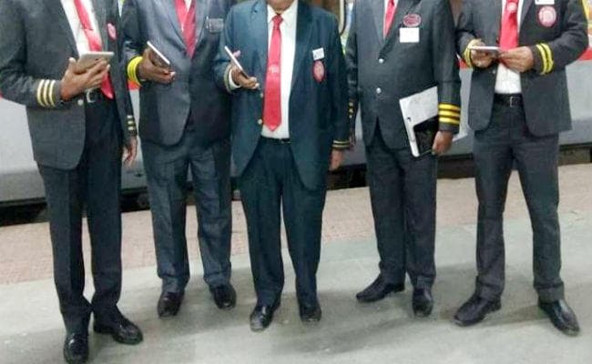 खुशखबरी : रेलवे टिकट चेकिंग स्टाफ के बढ़ सकते हैं 30 फीसदी वेतन व अन्य भत्ते, सुविधाओं में भी बढ़ोतरी की संभावना