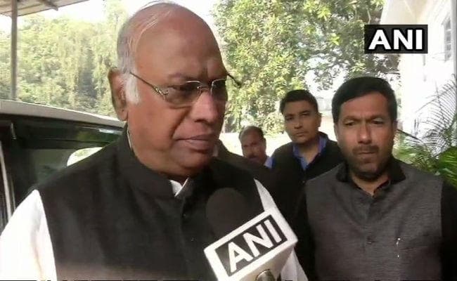 #TripleTalaq : संसदीय समिति को भेजने का प्रस्ताव रख सकती है कांग्रेस