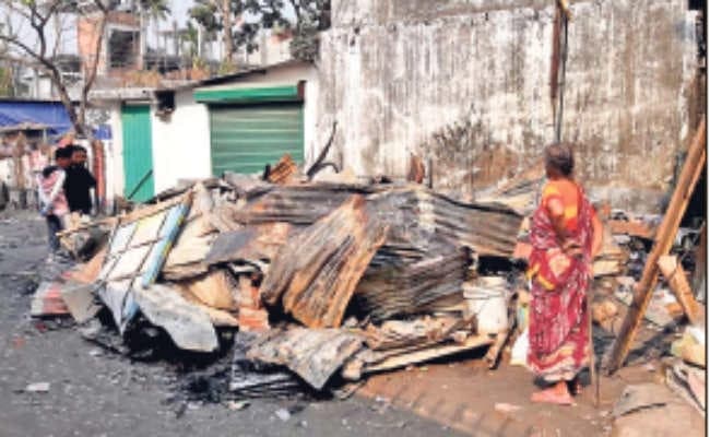 सिलीगुड़ी : गैस सिलिंडर में विस्फोट,  पूरा थर्राया इलाका, घर जलकर खाक, दो लोग झुलसे