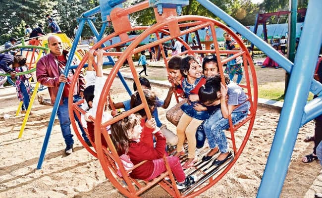 जमशेदपुर :  बच्चों के बिना चिल्ड्रेन पार्क में नो-इंट्री