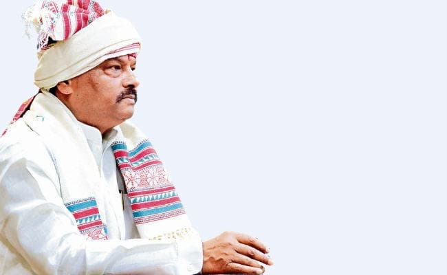 रघुवर सरकार के चार साल : सरकार के केंद्र में रहे आदिवासी, धरातल पर उतरने लगीं योजनाएं, कोई आरोप नहीं