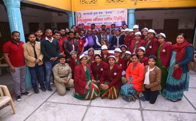 गुमला में कैंसर के खिलाफ निकाली गयी जागरूकता रैली, शनिवार को लगेगा जांच शिविर