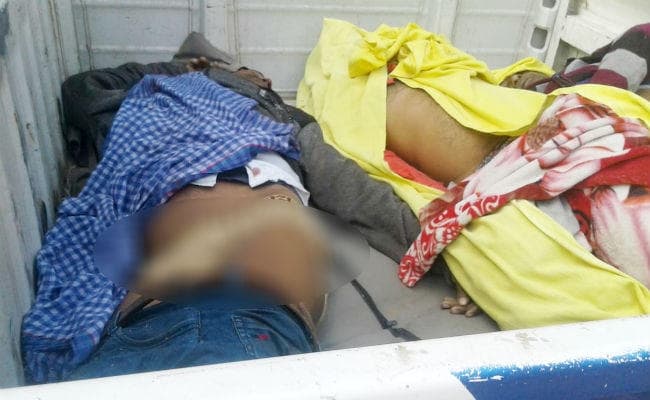 गुजरात से शव लेकर धनबाद जा रही एंबुलेन्स सासाराम में कंटेनर से टकरायी, तीन लोगों की मौके पर मौत