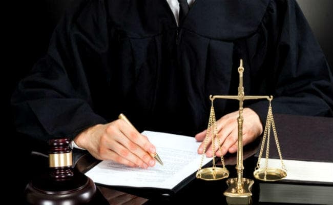 न्यायिक सेवा के अधिकारियों को मिला नये वर्ष का तोहफा, 94 अधिकारियों को मिला प्रोमोशन, ...देखें पूरी सूची