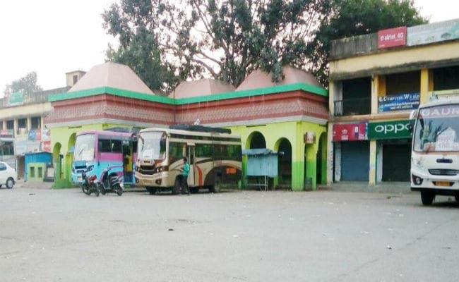 सिमडेगा बस स्टैंड अब शहीद तेलंगा खड़िया  के नाम से जाना जायेगा