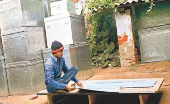 अरवल : इलेक्ट्रॉनिक और सीमेंट की खोलीं दुकानें, लौटी खुशहाली