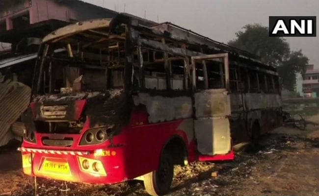 बिहार के औरंगाबाद में बड़े नक्सली हमले में BJP एमएलसी के चाचा की मौत, 100 से ज्यादा राउंड फायरिंग, 10 वाहनों में लगायी आग