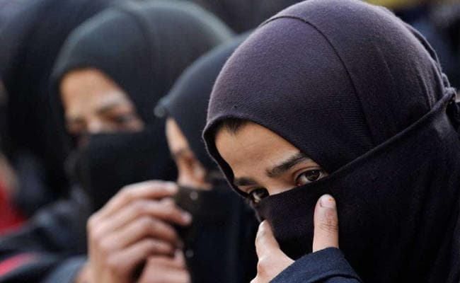 राज्यसभा में 31 दिसंबर को पेश होगा तीन तलाक विधेयक, कांग्रेस व अन्य करेंगे विरोध