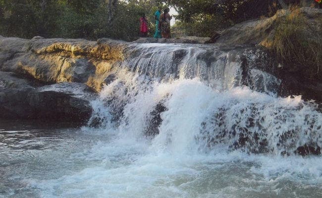 सिमडेगा के प्रमुख पर्यटक स्‍थल : जहां आप ले सकते हैं नये साल में पिकनिक का आनंद