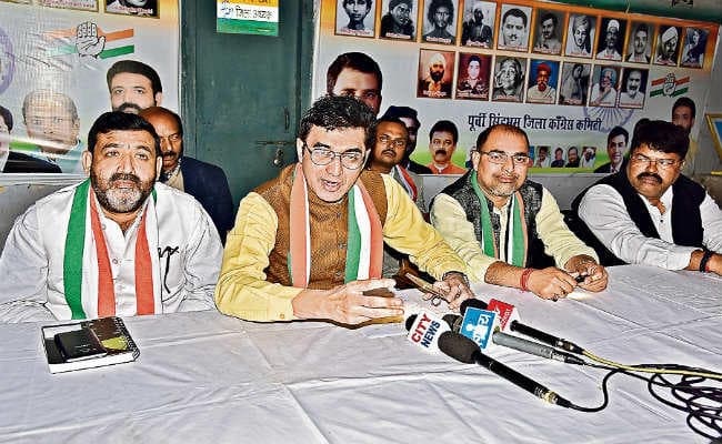 जमशेदपुर : सरकार का ध्यान विकास पर कम, पब्लिसिटी पर ज्यादा : डॉ अजय