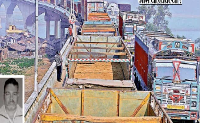 जाम में फंसा एंबुलेंस, चीखते रहे सब, पिता की हुई मौत, बेटी गंभीर