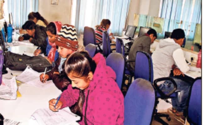 प्रभात खबर स्कॉलरशिप परीक्षा :  प्रभात  खबर और रूट्स एडुकेयर की ओर से परीक्षा का हुआ आयोजन