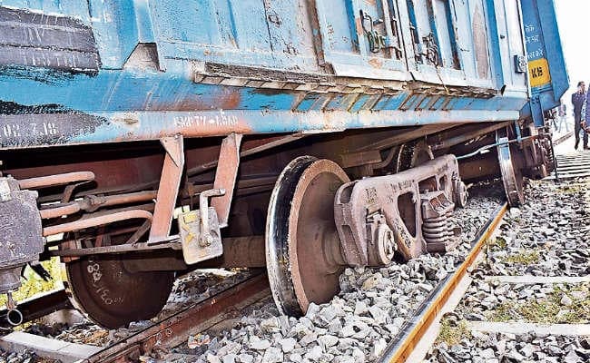 दरभंगा : ....जब लहेरियासराय स्टेशन पर मालगाड़ी हुई बेपटरी