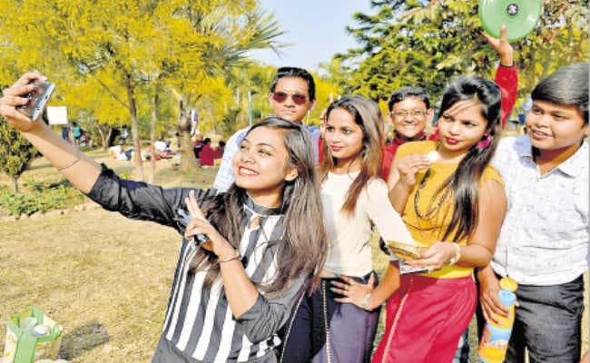 खुशी-खुशी बीता साल का आखिरी संडे आज आधी रात को होगा 2019 का स्वागत