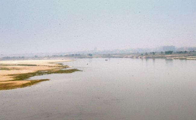 पटना : छोटी होती जा रही गंगा की गोद, सर्दियों में दम तोड़ रही गंगा की धार