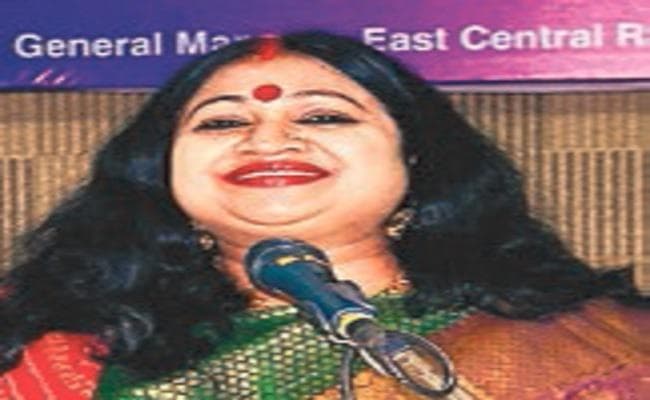 चुनाव आइकन बनायी गयीं बिहार की प्रसिद्ध लोक गायिका नीतू नवगीत