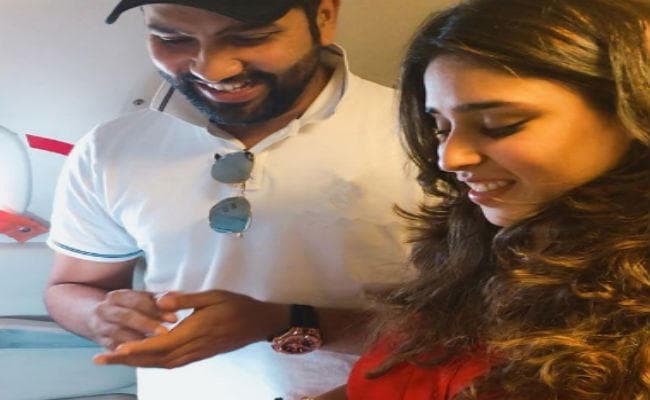रोहित शर्मा को पत्नी रितिका ने नये साल पर दिया अनोखा गिफ्ट, बने पापा