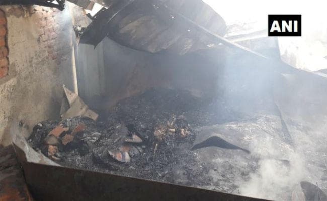 मुजफ्फरपुर के बेकरी फैक्ट्री में लगी भीषण आग, 4 शव मिले, सात अब भी लापता