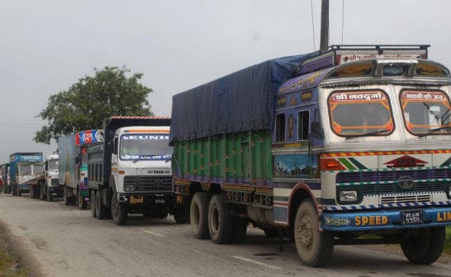 GST के बाद ट्रकों की रफ्तार बढ़ी, रनिंग हुई 150 km तक ज्यादा