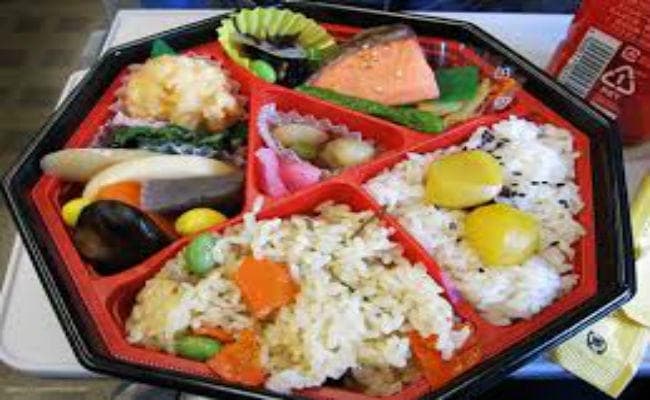 रेलवे कर रहा है यह उपाय, अब यात्रियों को मिलेगा स्वादिष्ट खाना